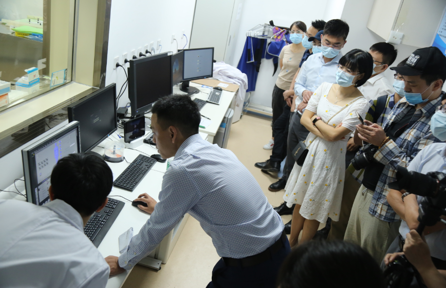 广州中医药大学金沙洲医院 多家公立三甲医院和私立医院参观我院国际肿瘤医